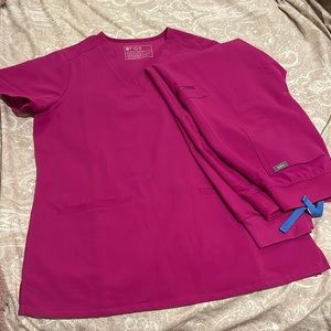 FIGs scrubs size S